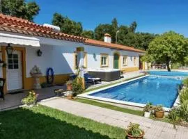 Farmhouse Sleeps 8 with Pool & Horses