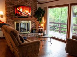 Modern Cabin With Hot Tub Grill Lake Beach Wineries Hiking Fishing And Hershey Park Family And Pet Friendly Superhosts On AB&B，位于Mount Gretna的木屋