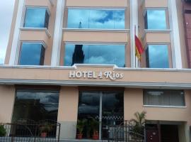 HOTEL 4 RIOS，位于昆卡马里斯卡尔拉马尔国际机场 - CUE附近的酒店