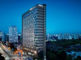 首尔费尔菲尔德客栈酒店，位于首尔新世界百货永登浦店附近的酒店