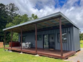 Three Pines House - Unique Tiny House with Views，位于谭伯连山的别墅