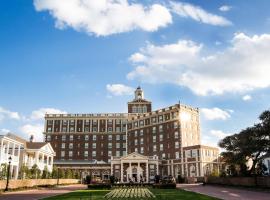 The Historic Cavalier Hotel and Beach Club Autograph Collection，位于弗吉尼亚海滩Cape Henry Lighthouse附近的酒店