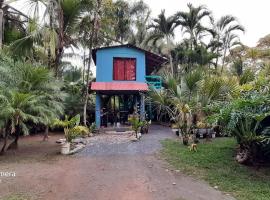 Casa LalitoHouse cabaña rustica frente al mar.，位于帕沃内斯的度假屋