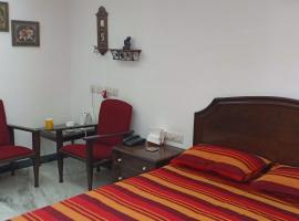Blessings Noida Home stay，位于诺伊达The Great India Place附近的酒店