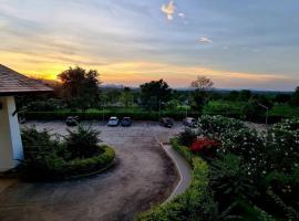 ศูนย์อบรม Greatland Glamping Khao Yai Resort，位于Ban Tha Chang的酒店