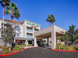 Courtyard by Marriott Oakland Airport，位于奥克兰奥克兰动物园附近的酒店