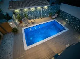 Thomas Villa Hersonissos - Private Pool - Sleeps 6