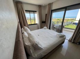 CASA BEACH HOTEL，位于西迪拉哈尔的酒店