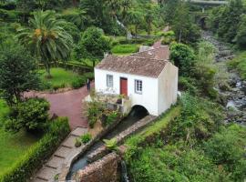 Ribeira do Guilherme - Watermill house Botanic Garden，位于诺德什蒂的乡村别墅