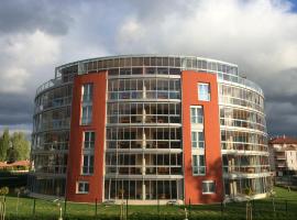 Luxury Hotel Siófok，位于希欧福克的酒店