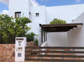 CASA GRANADO en Cabo de Gata，位于厄尔·坎皮洛·德·罗达尔的别墅