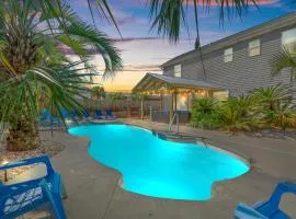 Adventures at Pirates Cove, Discover Your Beach Oasis w Private Pool, Sznl Hot Tub, Bikes, Beach Gear, Game Room, and More