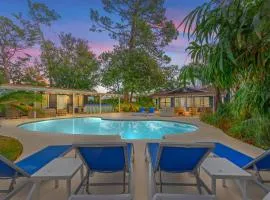 The Flip Flop Stop - Private Heated Pool, Pool House, Backyard Oasis and Game Room