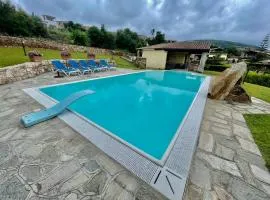 Bellissima villa Alessandra grande piscina privata giardino BQ posto auto