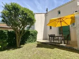 Maison Familiale à 100m de la Plage – Terrasse, Jardin, 6 Couchages, Parking Gratuit - FR-1-246A-246