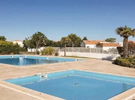 Stunning Home In La Faute Sur Mer，位于滨海拉福特的酒店