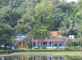 Jewel Homes Thattekkd For birding and families ISO9001 ISO14001 ISO22000 Certified，位于Thattakād的酒店