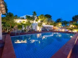 Villa with pool & jacuzzi