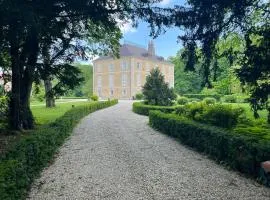 Château de Crespy & Suites