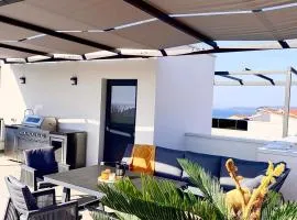 Apartment Agnes with 63 m2 Rooftop Terrace, Grill and Pool