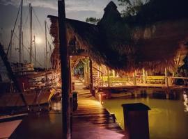 Tortugal Boutique River Lodge，位于里约杜尔塞的酒店