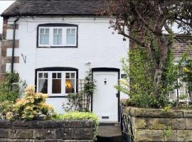 Chapter Cottage, Cheddleton Nr Alton Towers, Peak District, Foxfield Barns，位于Cheddleton的酒店