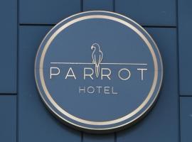 Hotel Parrot，位于拉辛的酒店