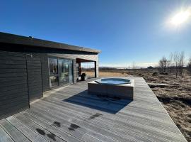 Luxury and Modern Cabin on the Golden Circle，位于Miðdalur的木屋