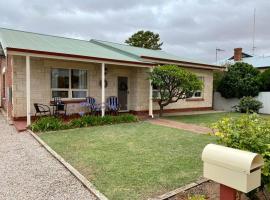 Tumby Bay Escape - 4BR - Beautiful Beach Cottage，位于Tumby Bay的酒店
