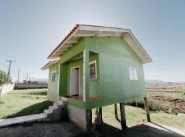 casa em LAGES 2 km do centro LAGES，位于拉热斯的酒店