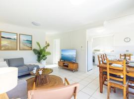 Fingal Bay Coastal Retreat 1 12 Marine Dr fantastic ground floor duplex，位于芬加尔湾的酒店