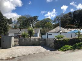 UNIQUE CORNISH COTTAGE CONVERSION Central location，位于雷德鲁斯的酒店