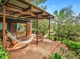 Retreat w Pool on Acreage，位于Holgate的酒店