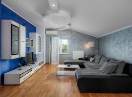 Apartment Danijela，位于Murine的酒店