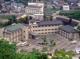 汤谷庄日式旅馆，位于鱼沼市的酒店