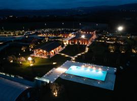 TENUTA FOGLIANI Resort & Natural Spa，位于Visciano的酒店