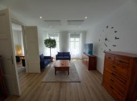 Korvin One Apartman，位于帕波的酒店