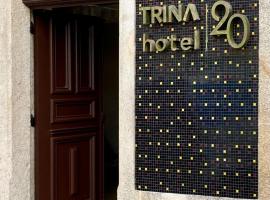 Hotel Trina 20，位于帕拉斯德丽的酒店