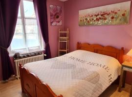 BEL APPARTEMENT CENTRE VEULES LES ROSES 1 CHAMBRE MER 300 M，位于沃勒莱罗斯的酒店