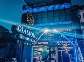 Diamond Hotel & Restaurant，位于乌尔齐尼的酒店