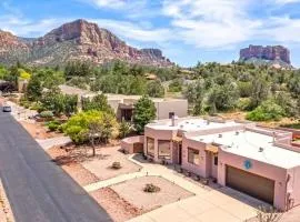 Beautiful Sedona Home, Redrock Views, Hot Tub and Free Bike