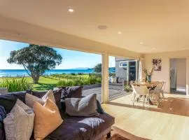 Onetangi Beachfront Escape - Coast & Country