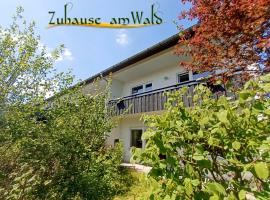 Zuhause Am Wald，位于布里隆的酒店
