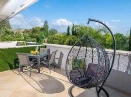 סוויטות לוגסי - 2 סוויטות משפחתיות עם מרפסת מול הנוף