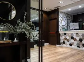 珀蒂宫赛珀格兰维尔酒店