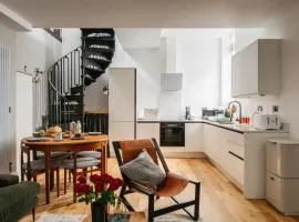 Jesticos, Sophisticated beautiful Central Pad, Free Parking