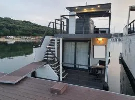 Floating House SENA