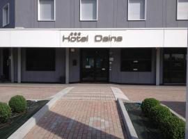戴娜酒店，位于达尔米内的酒店