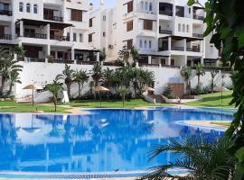 Appartement de vacances piscine et plage de Cabo Negro，位于卡博尼格洛的公寓