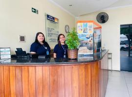 Hotel Monólitos
